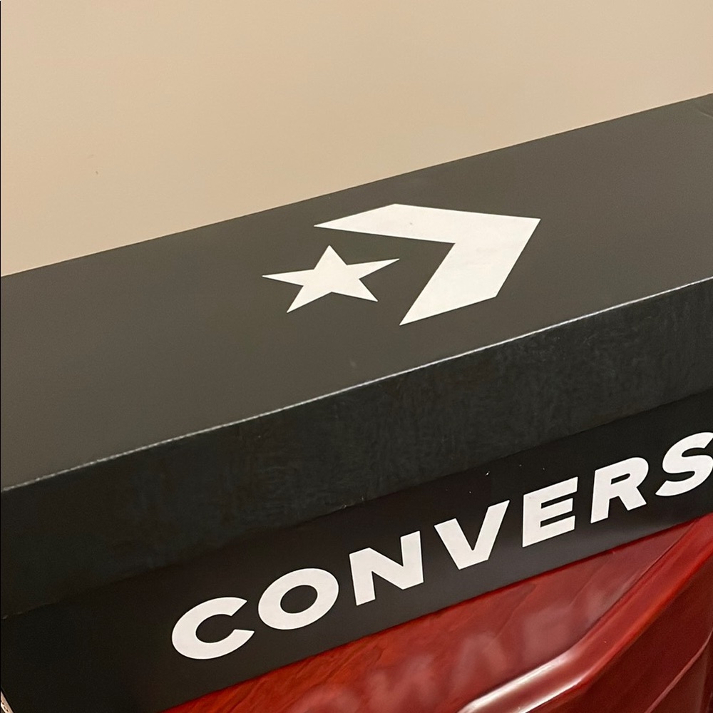 Converse white sneakers! NWT!